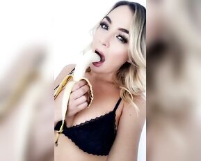 Blair Williams eats a banana premium free cam snapchat & manyvids liveporn livesex1