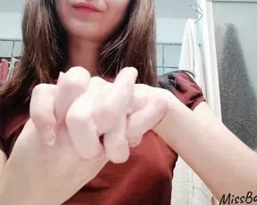 Miss_bohemian cream on my hands & handjob movements manyvids fetish, close-ups lotion/oil manyvids xxx porn livesex