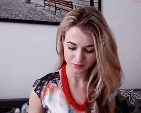 Oneladyinred MFC nude cams