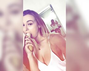 Natalia Starr eats banana premium free cam snapchat & manyvids porn livesex1
