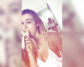 Natalia Starr eats banana premium free cam snapchat & manyvids porn livesex1