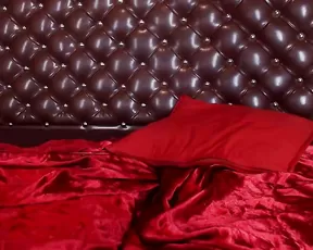 Naughty slut exposing her body on webcam