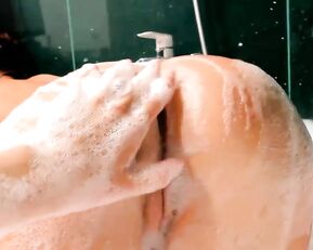 FIRE_ICE_EMMA shower MFC cam video