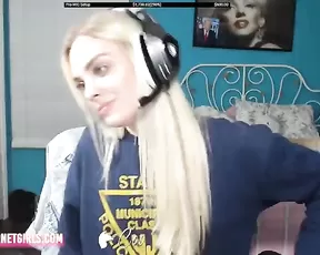 Courtneyysmoke Pussy Slip Twitch Streamer XXX Premium Porn