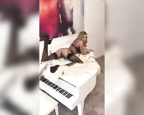 Tiffany Watson shakes ass on piano premium free cam snapchat & manyvids porn videos