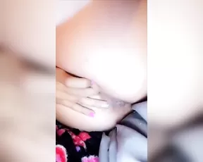 Cassie Starz quick pussy touching bed snapchat free