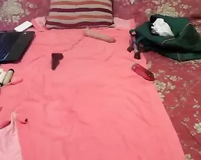 Fat chick is showing off