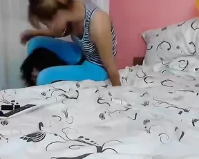 Bulky stud fills up his teen girlfriend