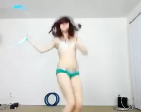 So pretty japanese brunette female make a hot webcam fun,enjoy