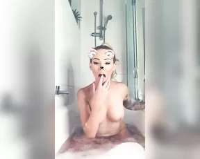 Isabelle Deltore bathtub show - onlyfans free porn