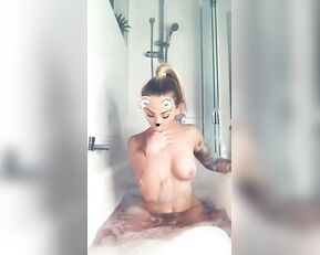 Isabelle Deltore bathtub show - onlyfans free porn