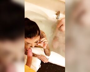 Miss Pots bathtub blowjob snapchat free
