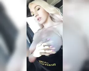 Kendra Sunderland quick boobs flashing car snapchat free
