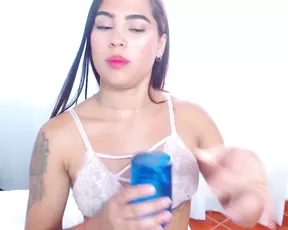Cute_hanna01 Playing with Herself inside skimpy thongs on Chaturbate