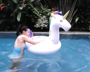 MissKreazy aka CrazyM_ swimming pool & swimsuit MFC camwhores cam porn