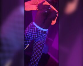 Layna Boo neon show snapchat free