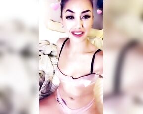 Gwen Singer vib orgasm snapchat free