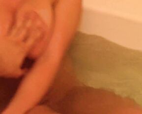 Chloe Lamb bathtub BJ