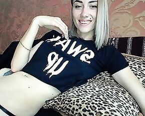 Lisa1Wild MFC naked - small tits & tight nipples cam video