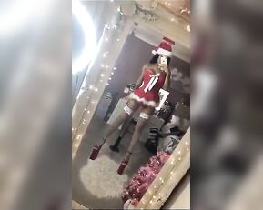 Stacey Carla sexy santa helper snapchat free
