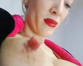 Tiny Asian lady does a fine show