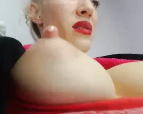 Tiny Asian lady does a fine show