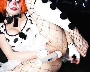 Scarlettfoxplay clit tittywise the squirting clown amateur size