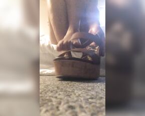 Wolfdaddy worship my feet you pathetic worm – female domination, foot