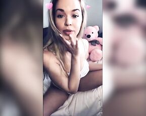 Morgan Lux nice outfit masturbating bed snapchat free