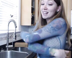 GoAskAlex kitchen tap pussy masturbating - MFC naked cam girl livesex