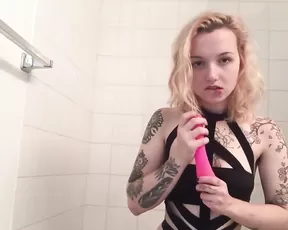 Lilkittenluna joi and strip & teasing ManyVids Free Porn Vids