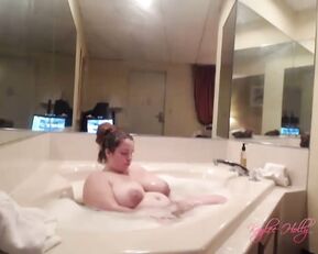 Kaylee holly bath time belly voyeur – amateur bath room fetish, BBW