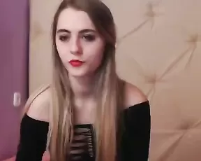 Pair of babes fucking the same dick