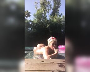 Luna Star swimming pool ass teasing - onlyfans free porn