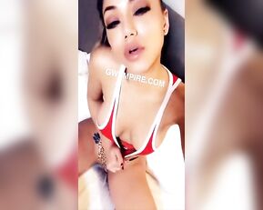 Gwen Singer mega squirting show snapchat free