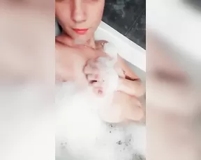 Missi Gotta keep those titties clean - onlyfans free porn
