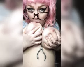 Nsfw_peaches_ if ur into titty lickin sorry i po xxx onlyfans porn videos
