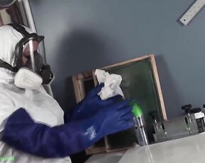 Maggie green cleaning and cumming gas mask 2017_06_21 | ManyVids Free Porn Livesex1