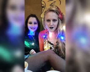 ellyraine_It's thedailyraine and festiveupdates42_9955735 show chat live porn