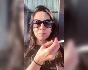quinnlivid show chat live porn