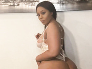 iwantjudyyy_Come grab this ass if you squeeze it right it make my pussy wet_25363977 show chat live porn