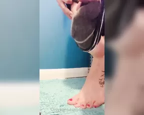 goddessgaia95 taking off my dirty smelly work socks before my bath show chat live porn
