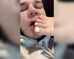tabootoes Daddy playing with his dessert lol show chat live porn