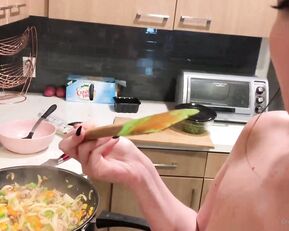jadebaker cooking naked for your pleasure i know how much you guys love watching me cook enjoy thi show chat live porn