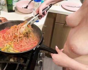 jadebaker cooking naked for your pleasure i know how much you guys love watching me cook enjoy thi show chat live porn