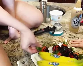 hillaryluxfree Unlock the post below to see the full vid show chat live porn