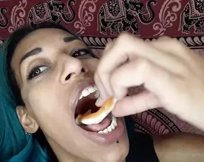 goldenlace 02 03 2021 i'm the biggest whoosyyy too scared to swallow gummy shark and boy did it just stretch my show chat live porn