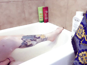comeplaywithbri Bath time Come shave my legs with me show chat live porn