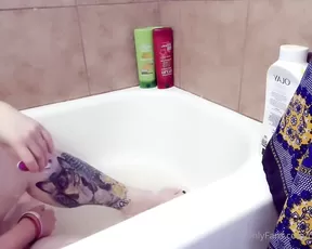 comeplaywithbri Bath time Come shave my legs with me show chat live porn
