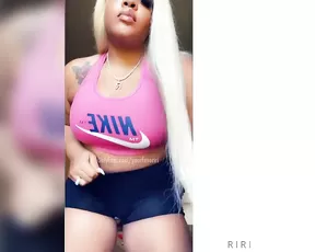 weloveriri wanna just bite it show chat live porn
